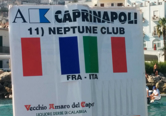 Le Neptune se distingue à la traversée Capri Naples1